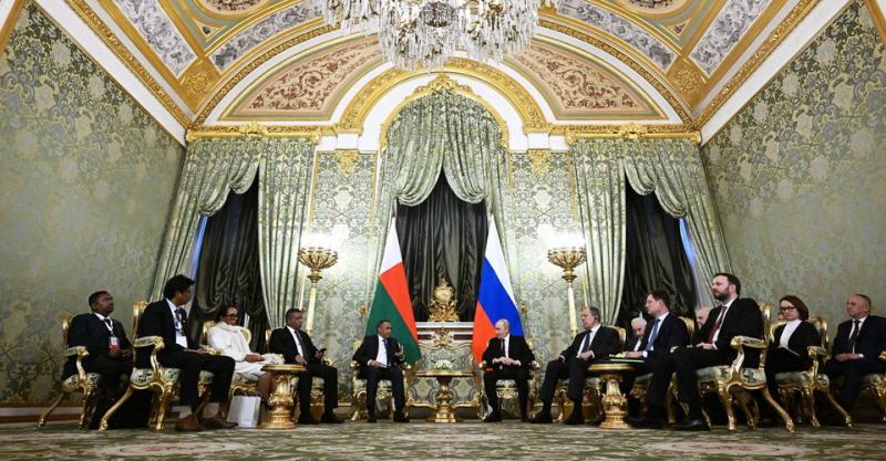 Російська Федерація активізує свою військову та політичну діяльність на острові Мадагаскар.