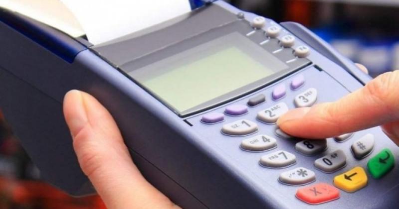 Українці стали активніше здійснювати безготівкові платежі: які обсяги обробляються через касові апарати -- Delo.ua