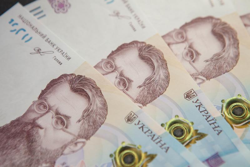 В Україні введуть новий рівень мінімальної заробітної плати: наскільки зросте соціальний стандарт?