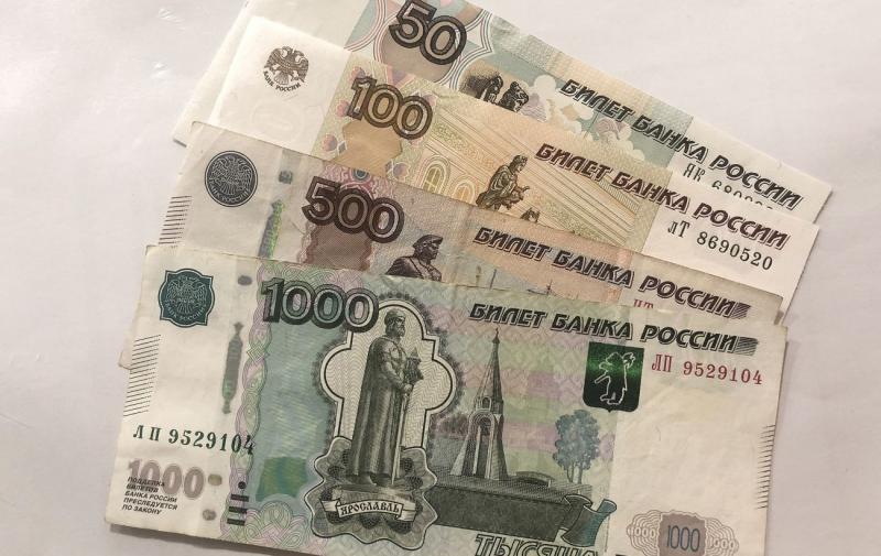 Російські олігархи виділили Кремлю більше 5,6 мільярда доларів на проведення війни в Україні.