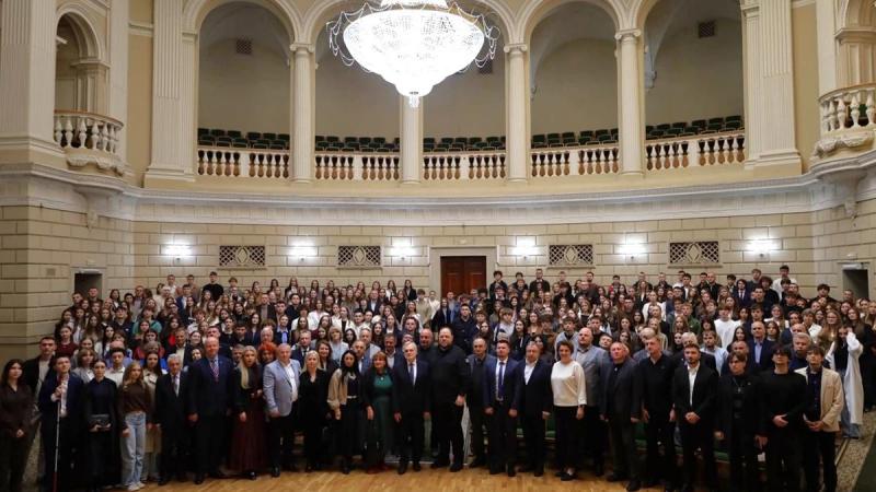 В Україні буде введено обмеження на застосування зображень особи, створених за допомогою штучного інтелекту, без отримання її дозволу.